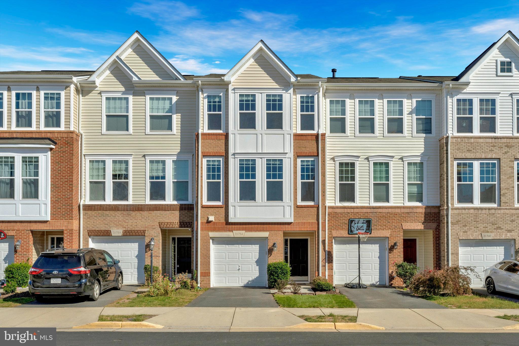 BROADLANDS STATION - Residential Lease