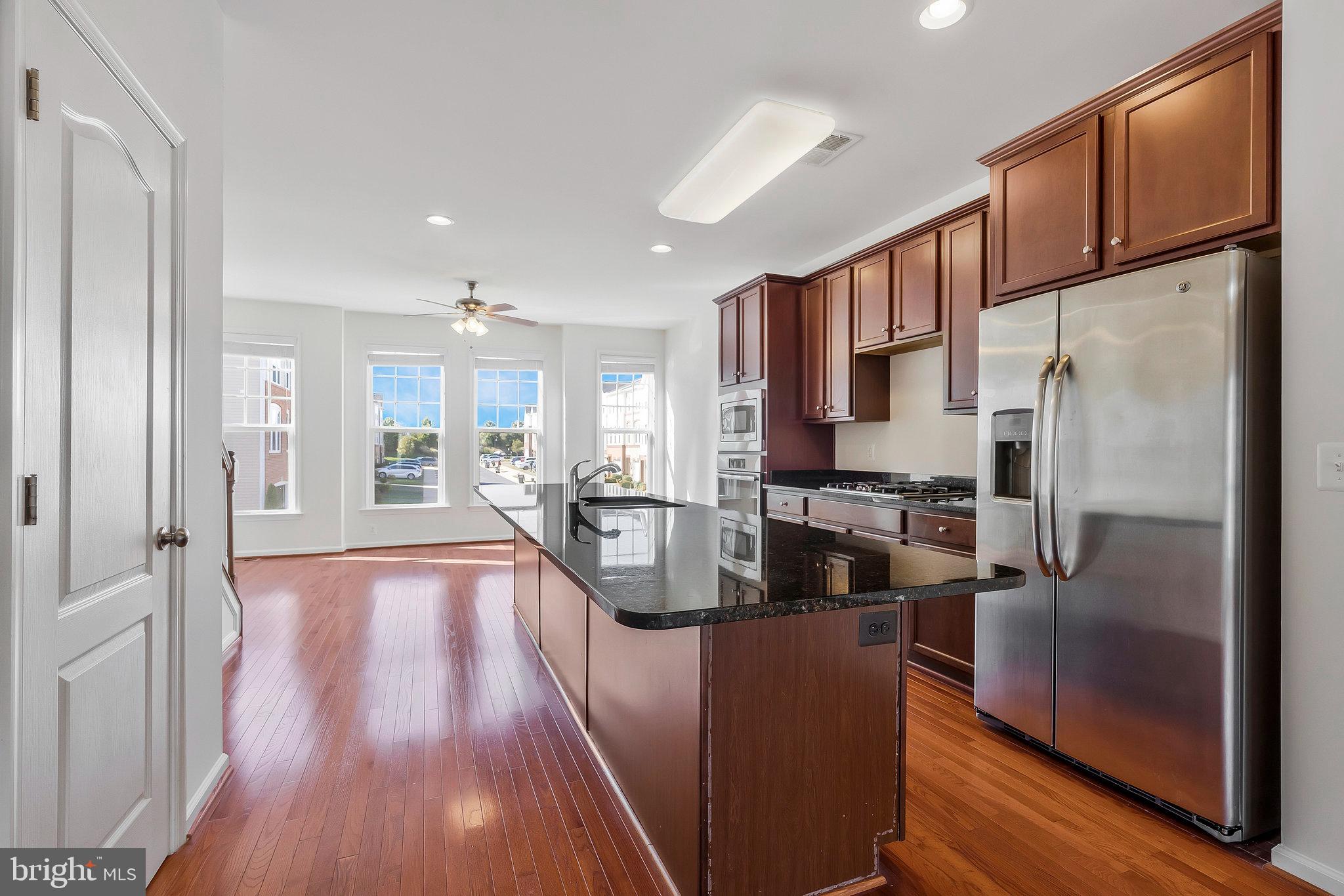 BROADLANDS STATION - Residential Lease