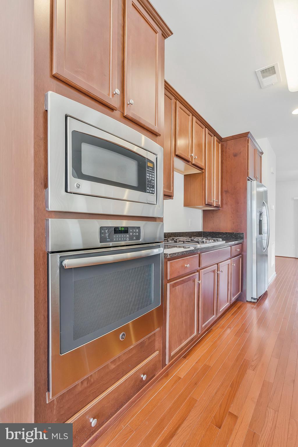 BROADLANDS STATION - Residential Lease