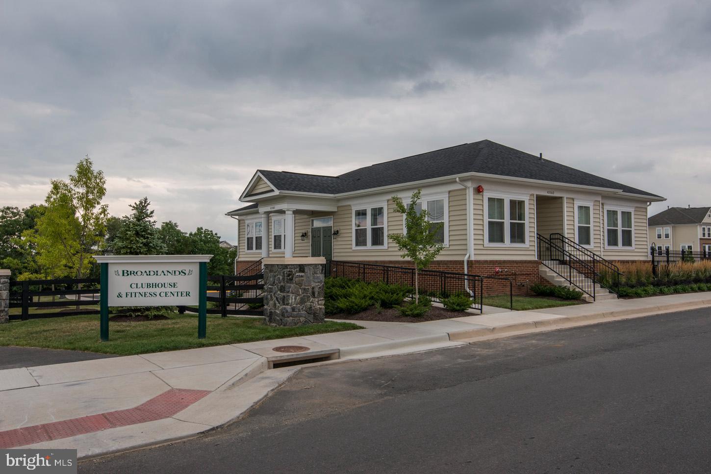 BROADLANDS STATION - Residential Lease