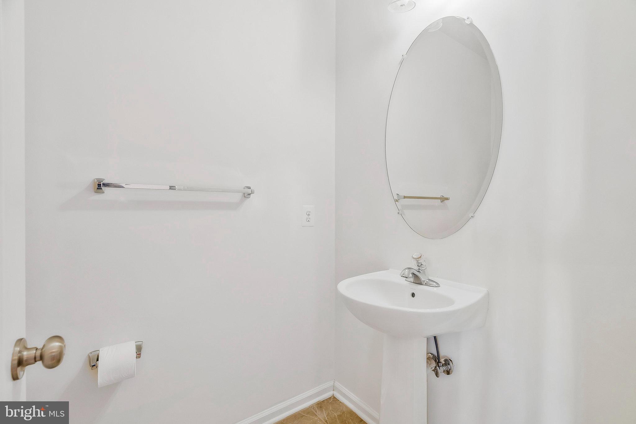 BROADLANDS STATION - Residential Lease