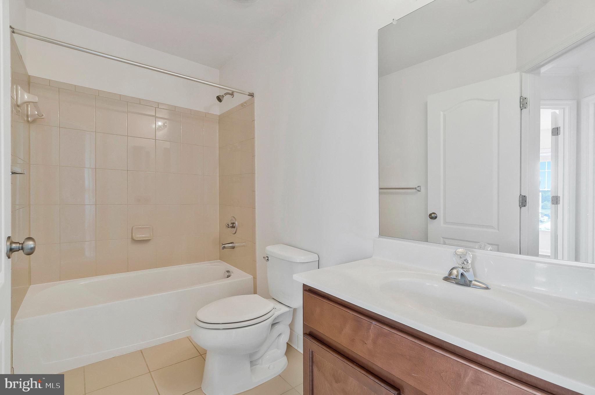 BROADLANDS STATION - Residential Lease