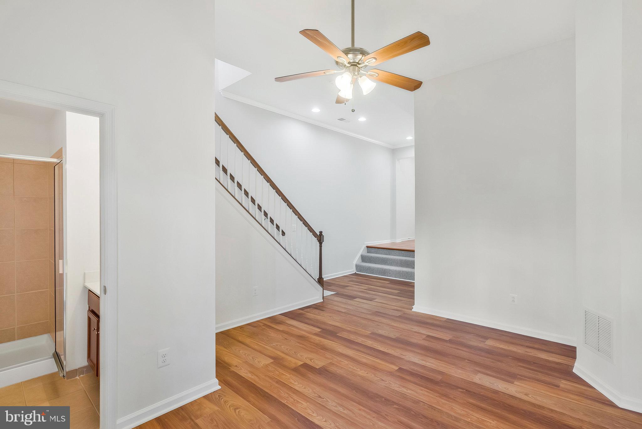 BROADLANDS STATION - Residential Lease