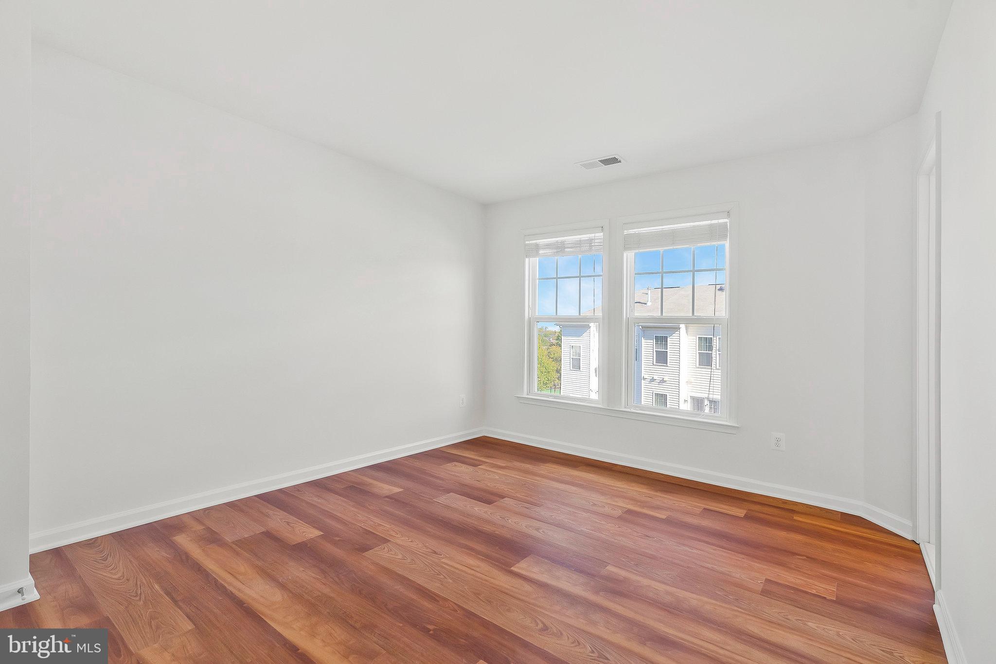 BROADLANDS STATION - Residential Lease