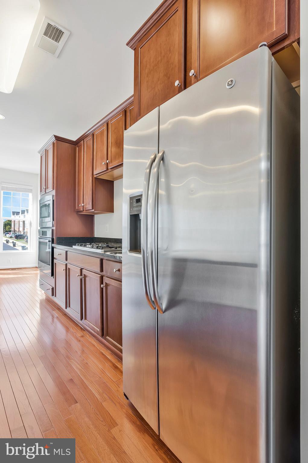 BROADLANDS STATION - Residential Lease