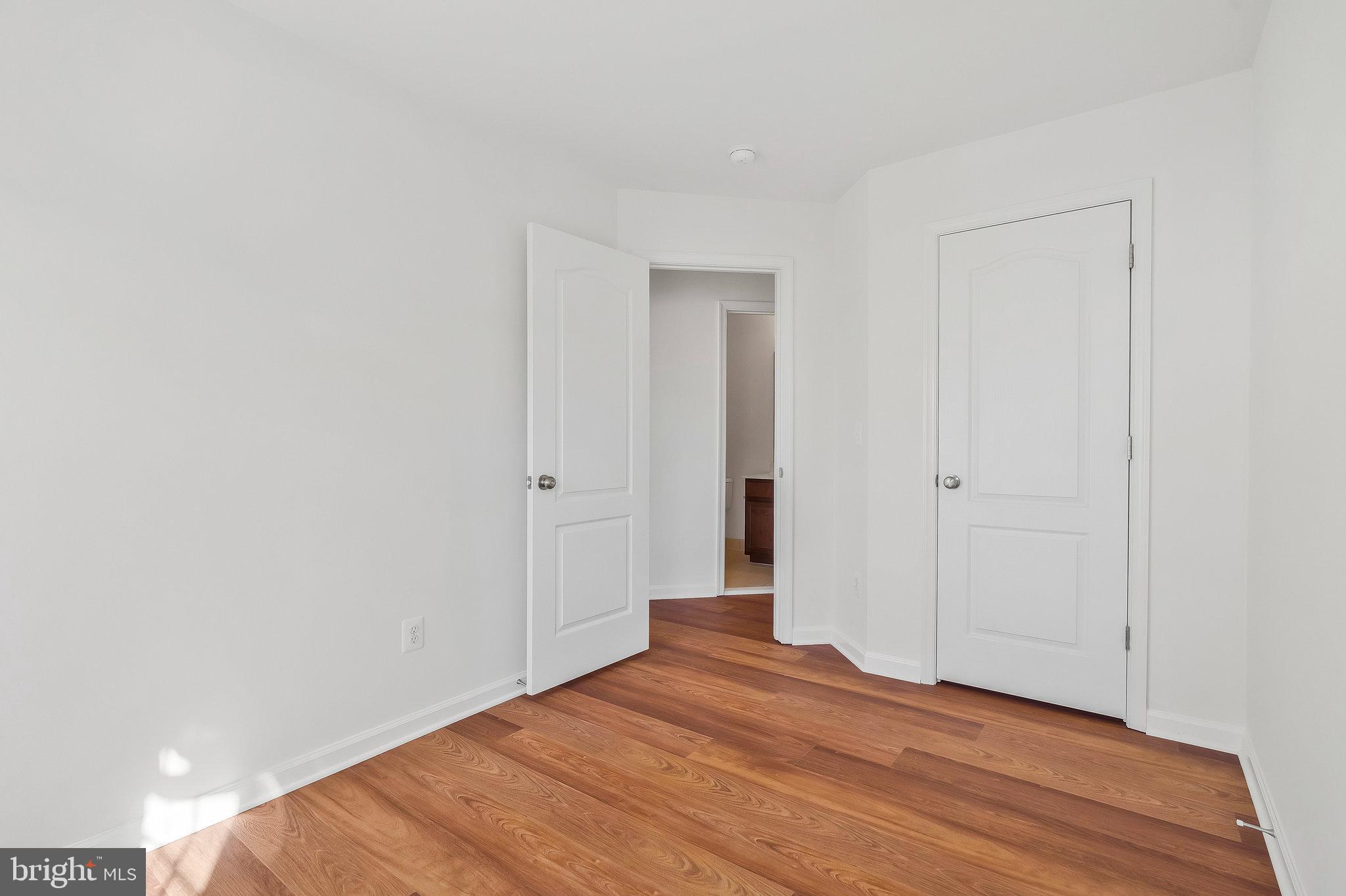 BROADLANDS STATION - Residential Lease