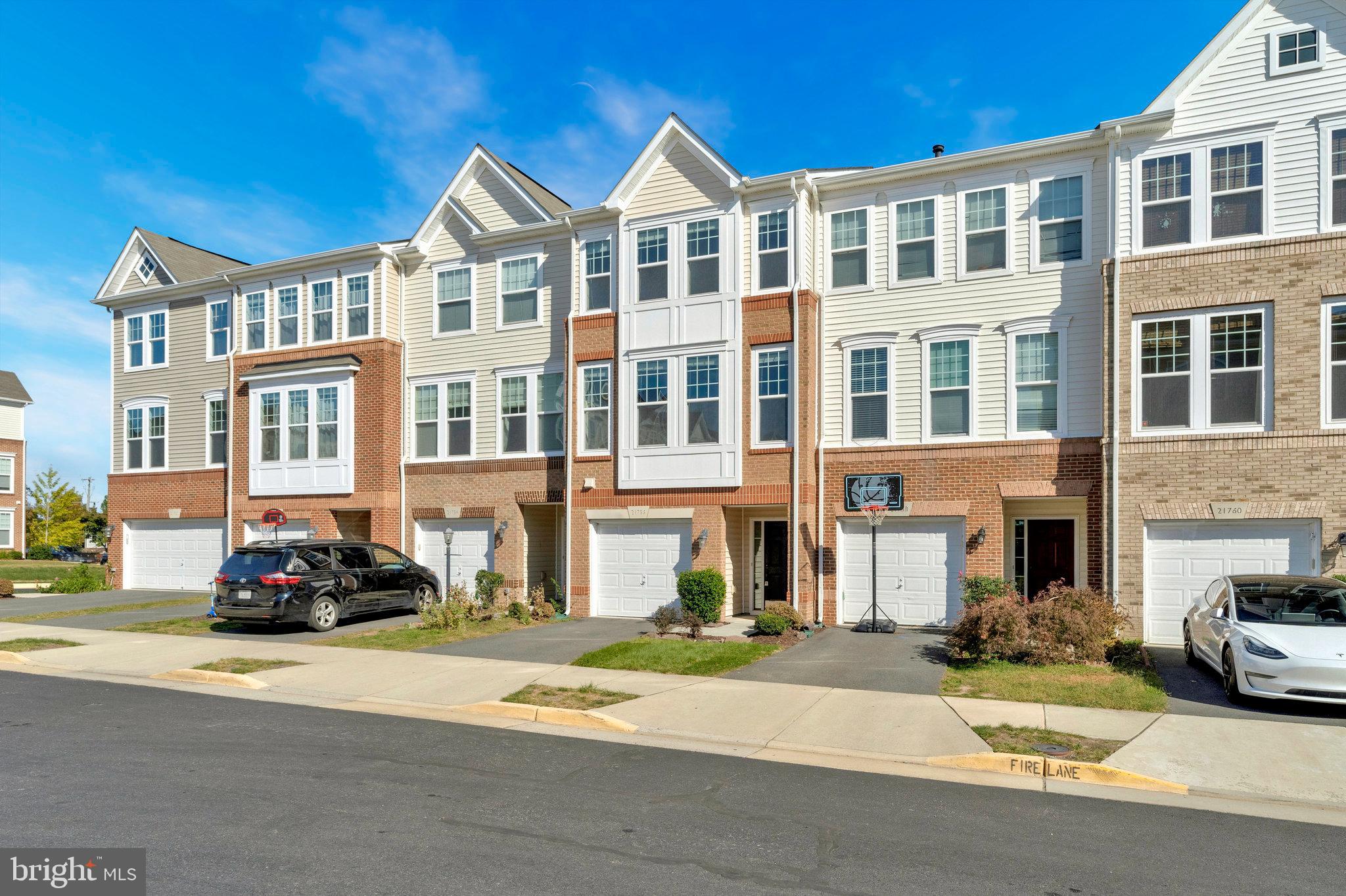 BROADLANDS STATION - Residential Lease