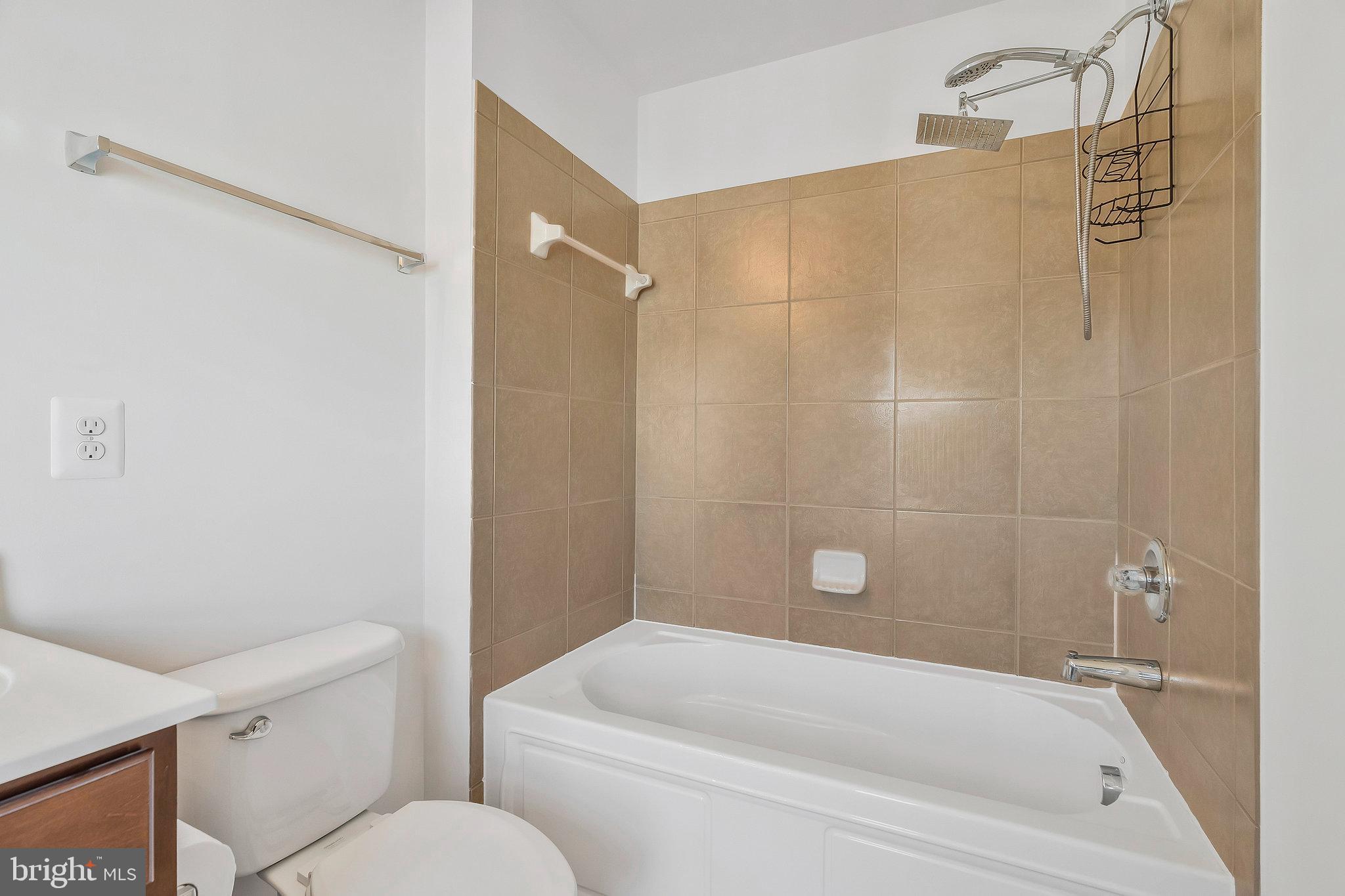 BROADLANDS STATION - Residential Lease