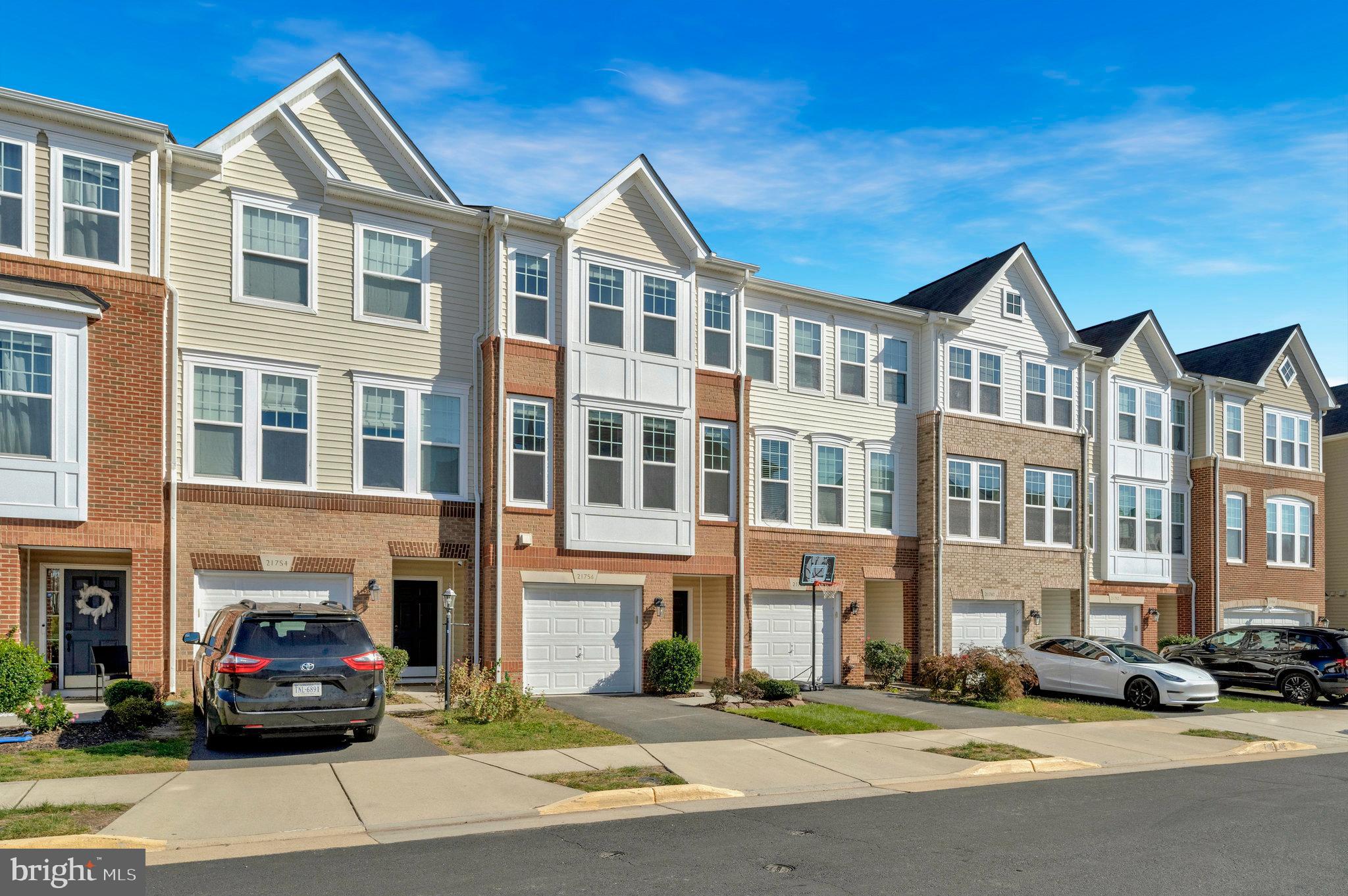 BROADLANDS STATION - Residential Lease