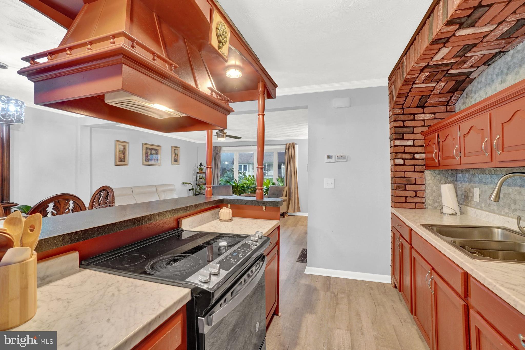 GOLDEN MANOR - Residential