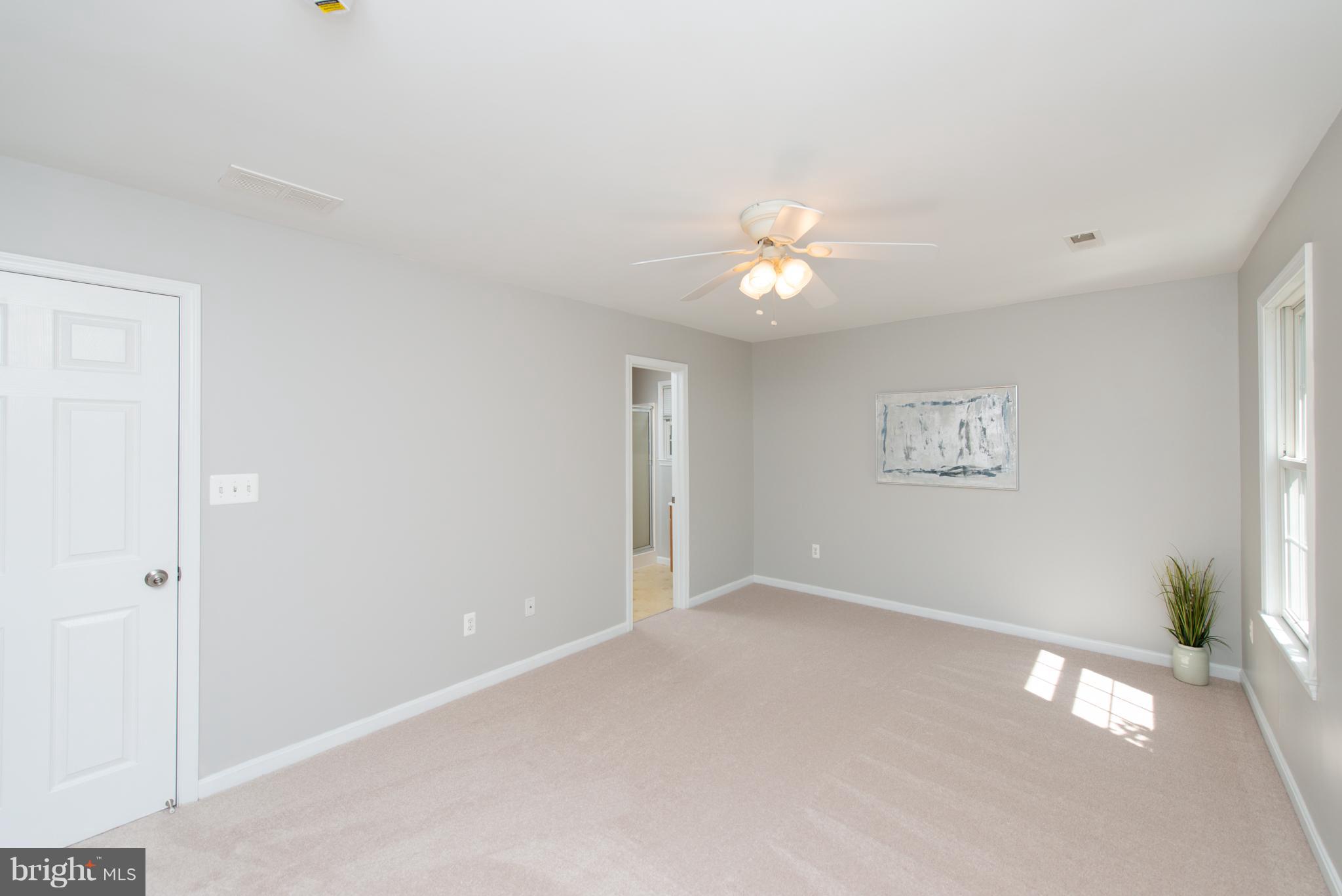 WOODLAND BEACH - Residential