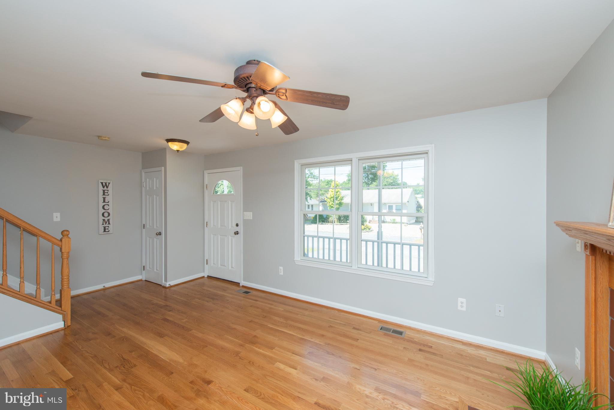 WOODLAND BEACH - Residential