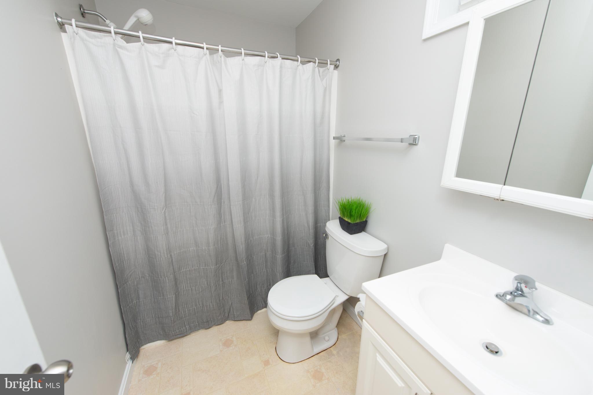 WOODLAND BEACH - Residential