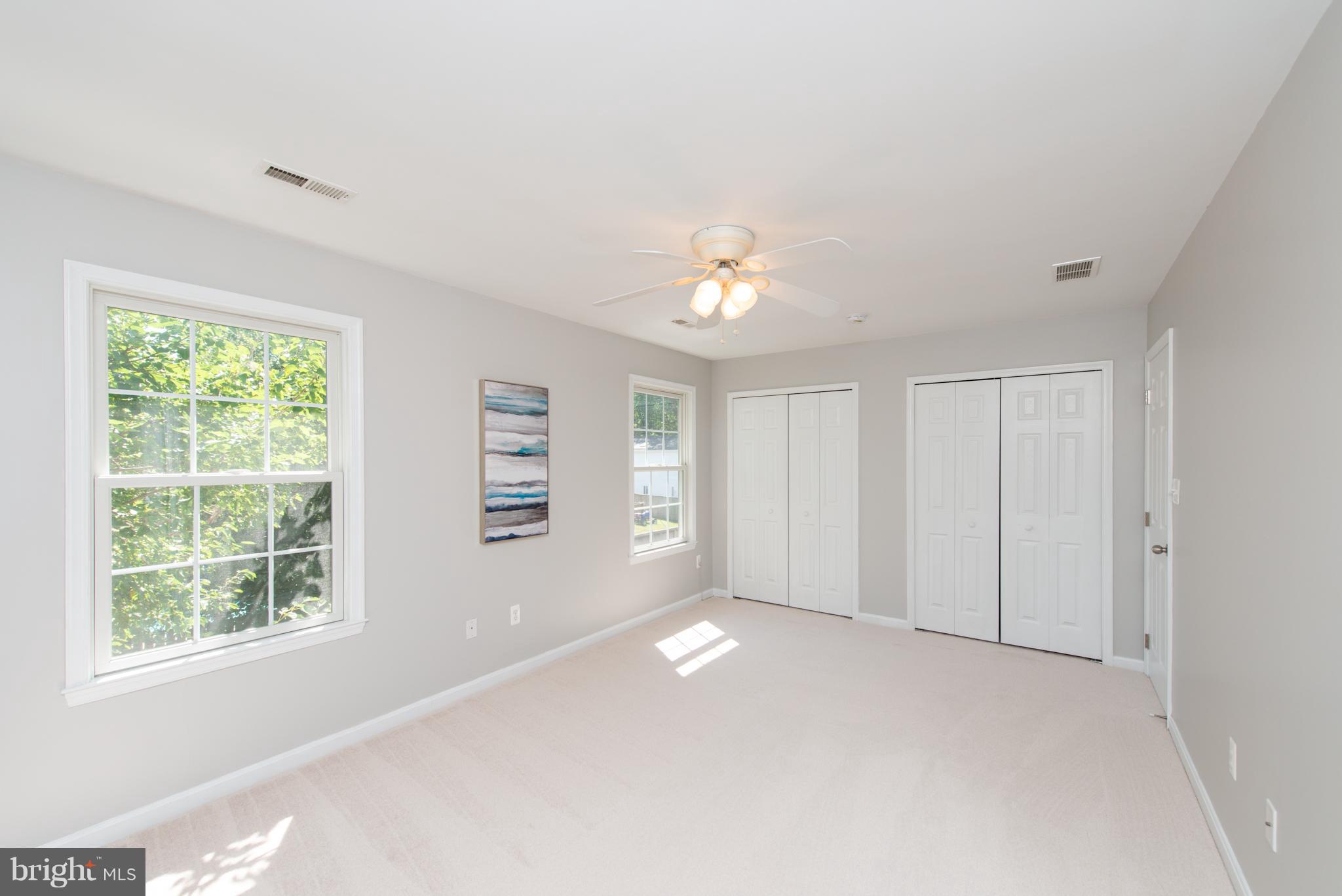 WOODLAND BEACH - Residential