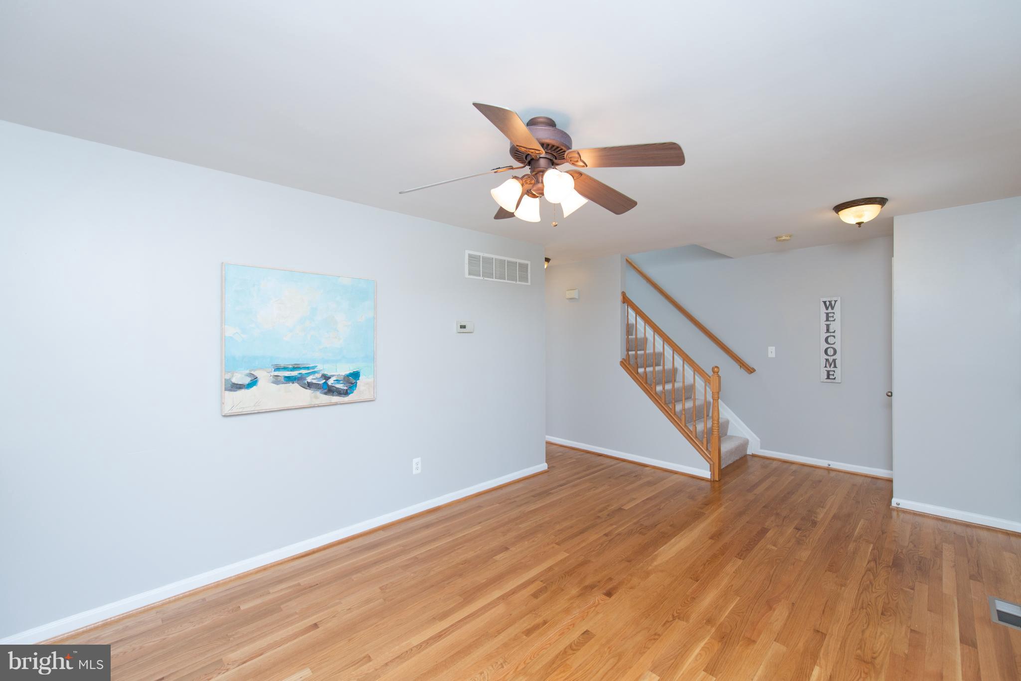 WOODLAND BEACH - Residential