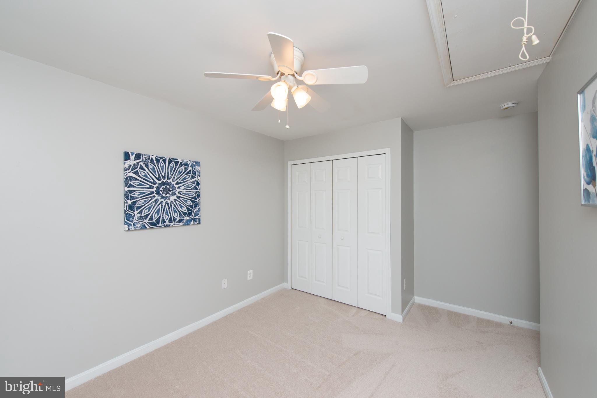 WOODLAND BEACH - Residential