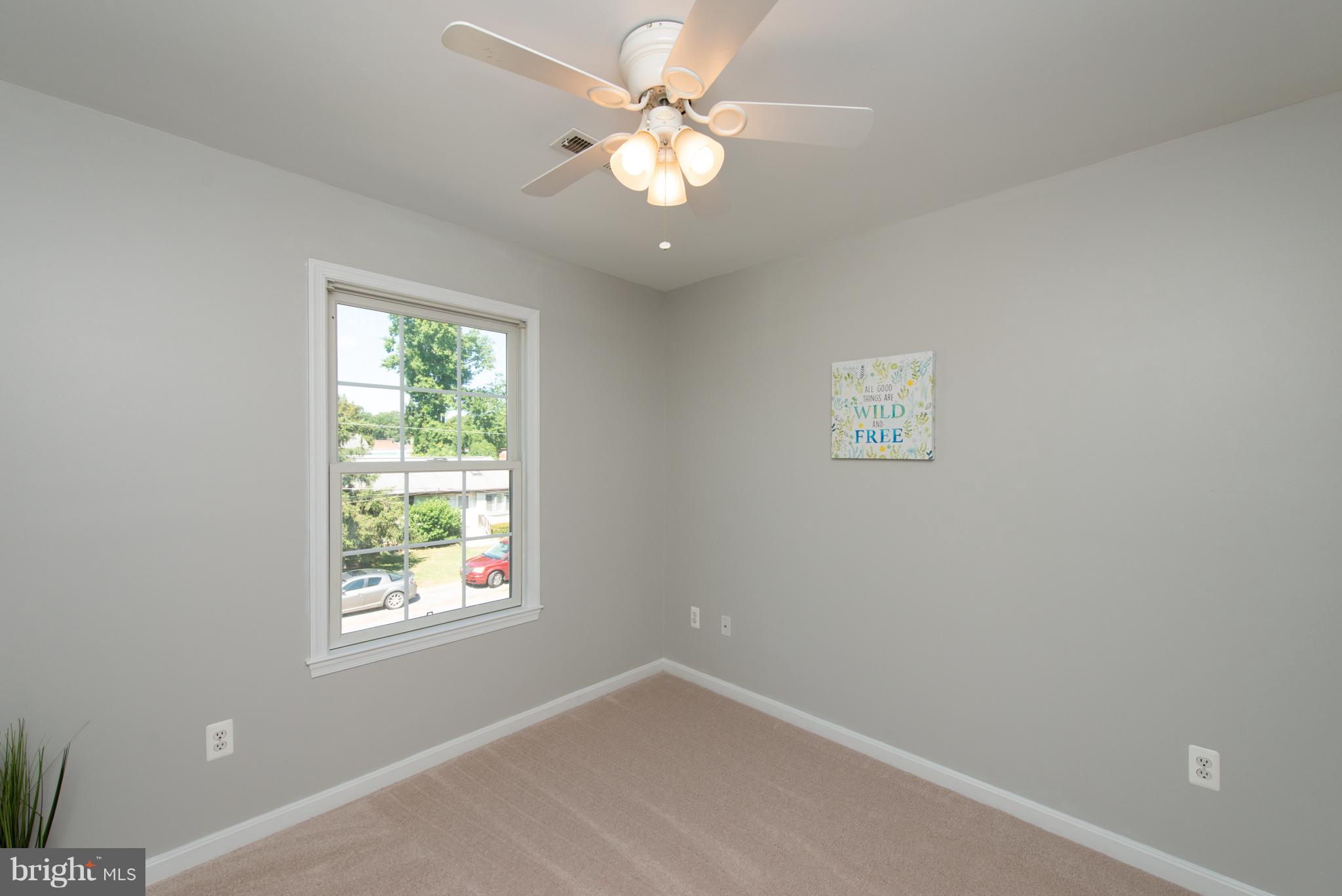 WOODLAND BEACH - Residential