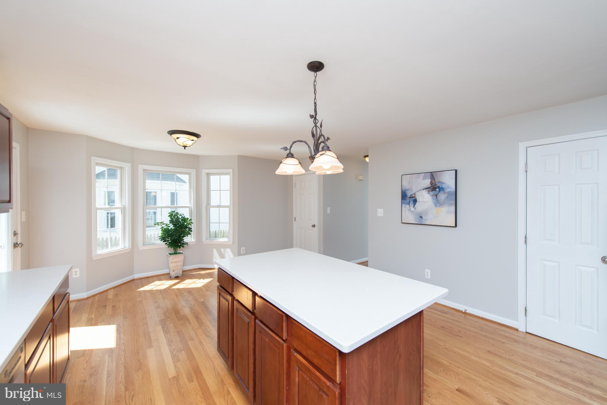 WOODLAND BEACH - Residential