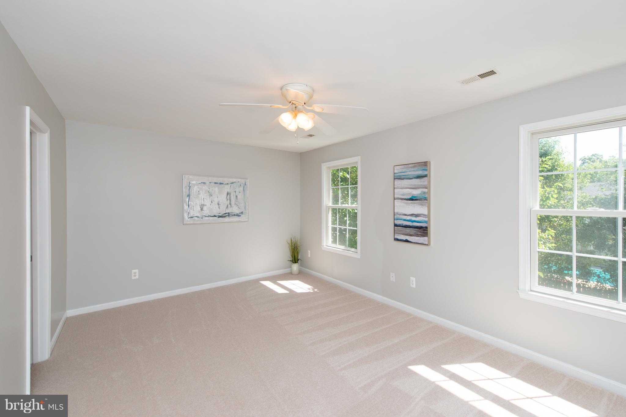 WOODLAND BEACH - Residential