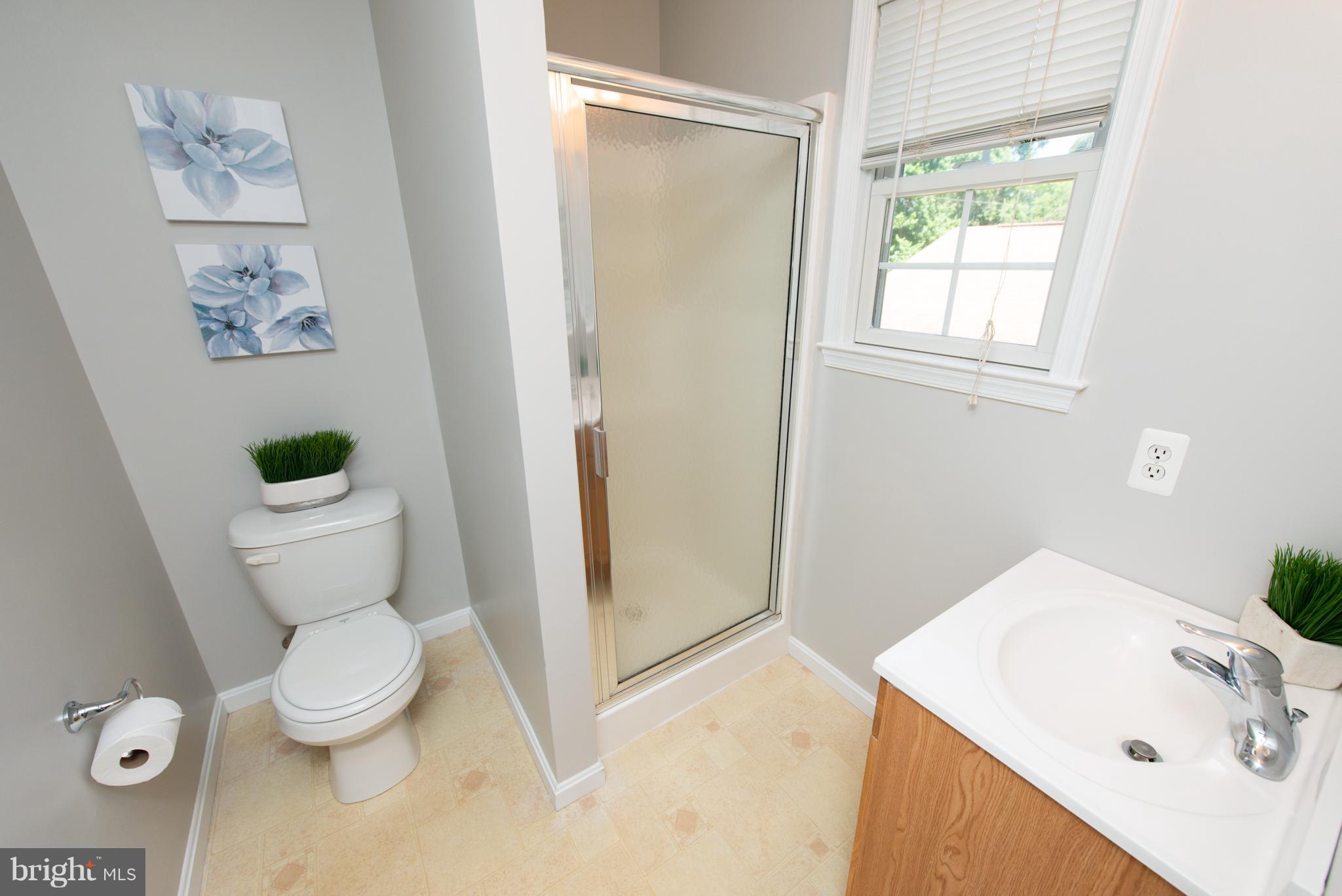 WOODLAND BEACH - Residential