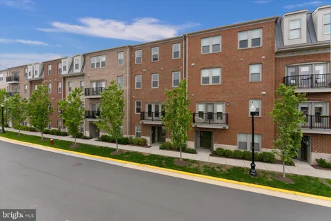 42869 Littlehales Terrace, Ashburn, VA MLS: VALO2096458