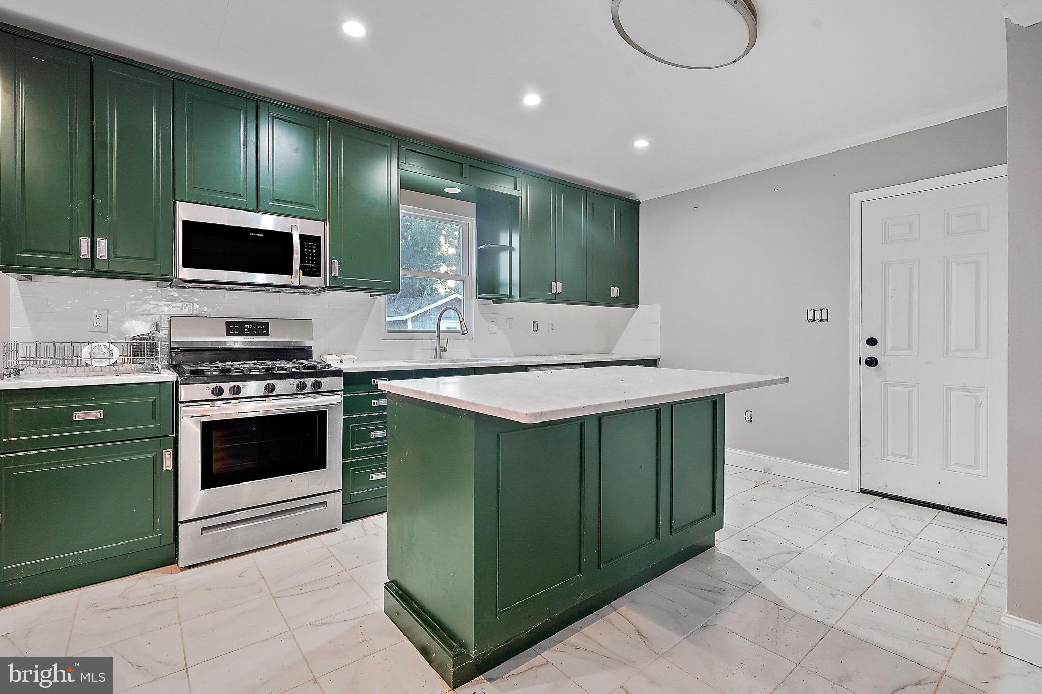 NORTH SPRINGFIELD - Residential