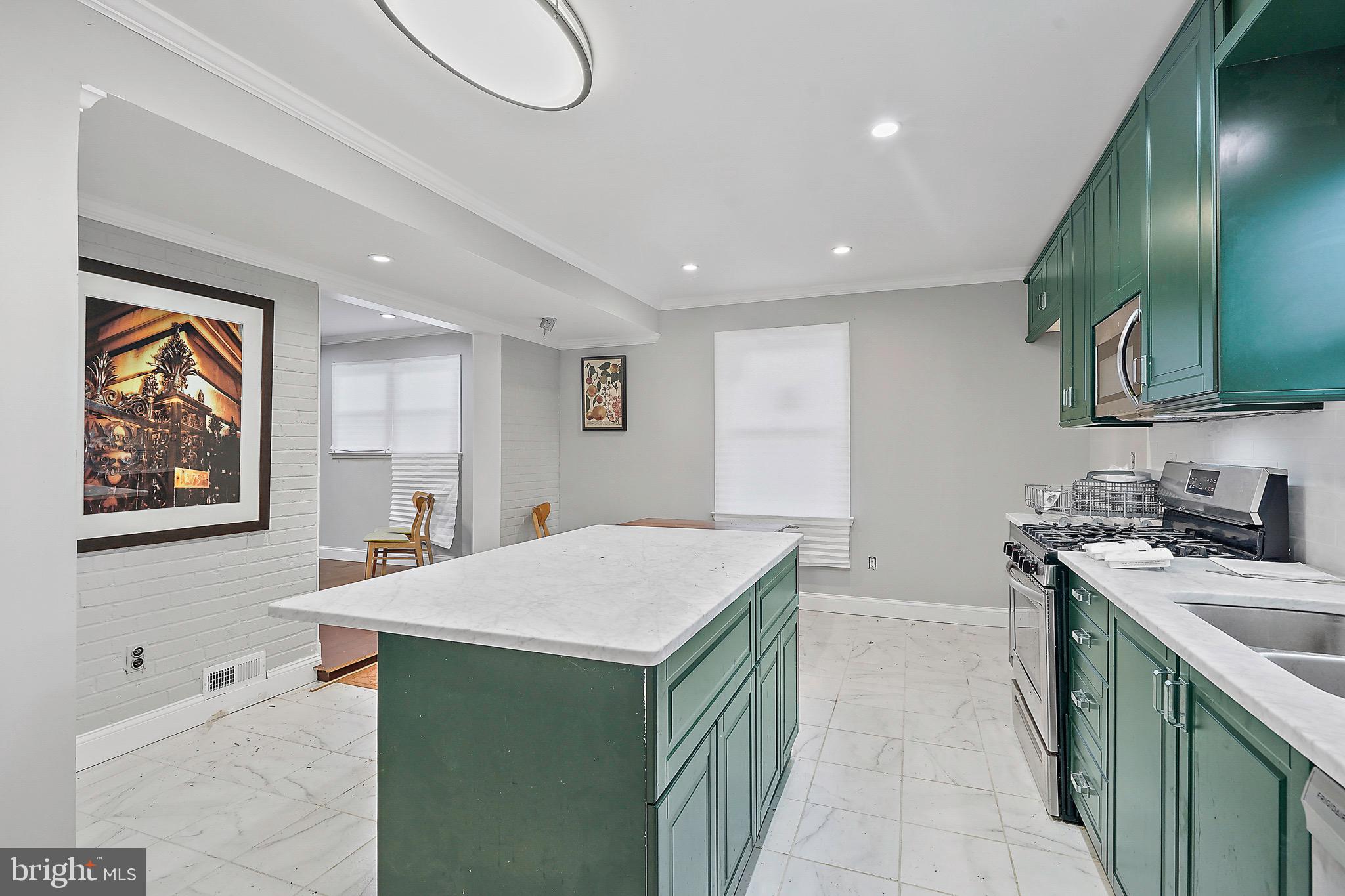 NORTH SPRINGFIELD - Residential