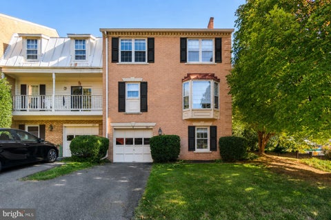 Photo of 5607 Langston Boulevard, ARLINGTON, VA 22207 (MLS # VAAR2074756)