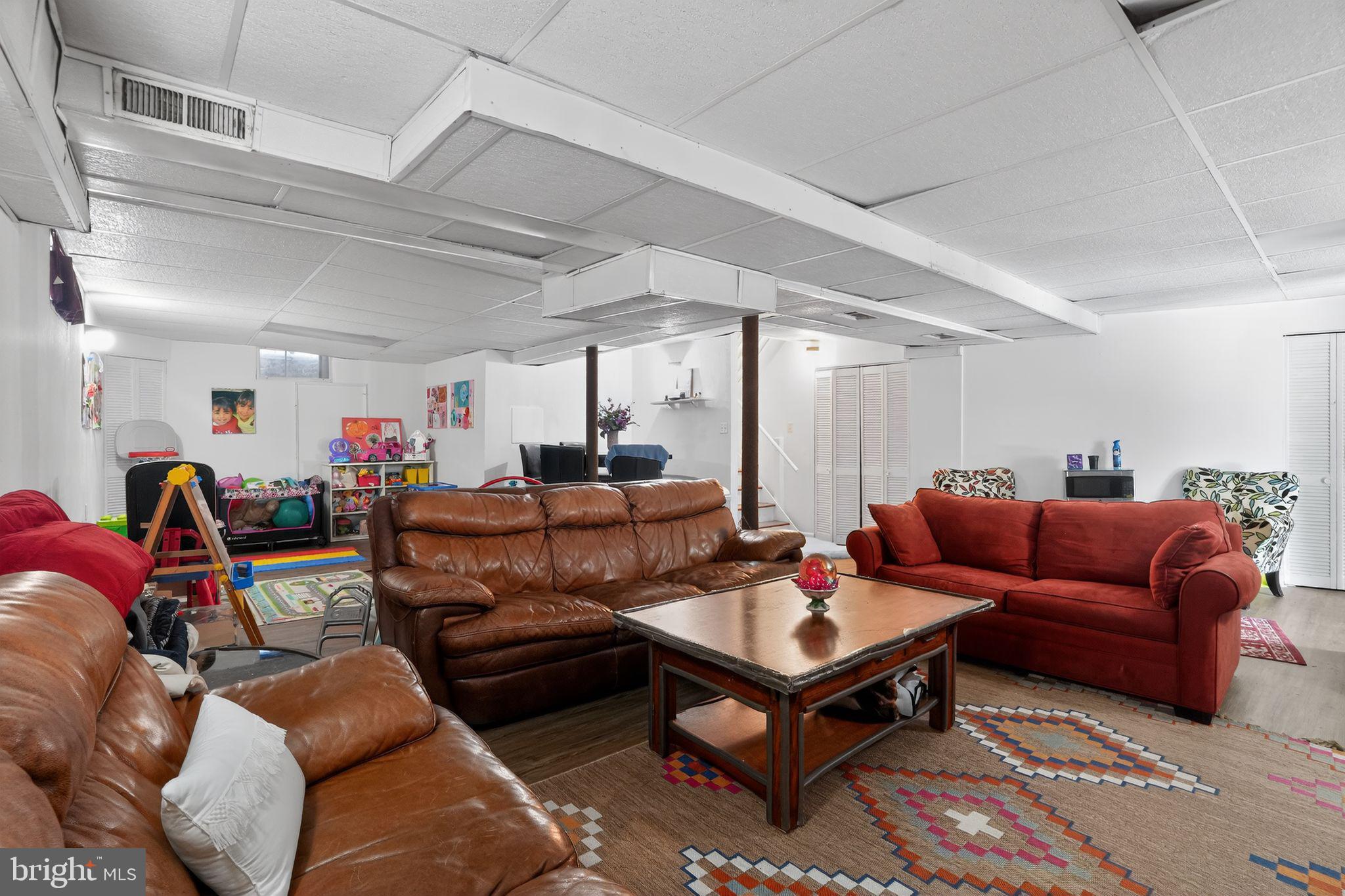 WESTMOUNT - Residential