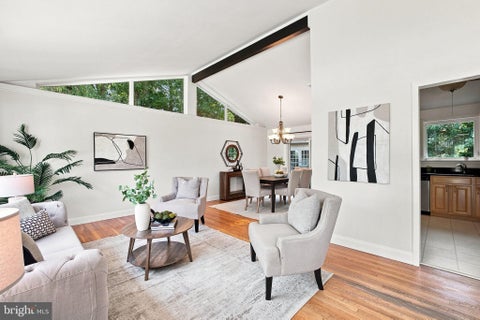 Photo of 8926 Cromwell Drive, SPRINGFIELD, VA 22151 (MLS # VAFX2334588)