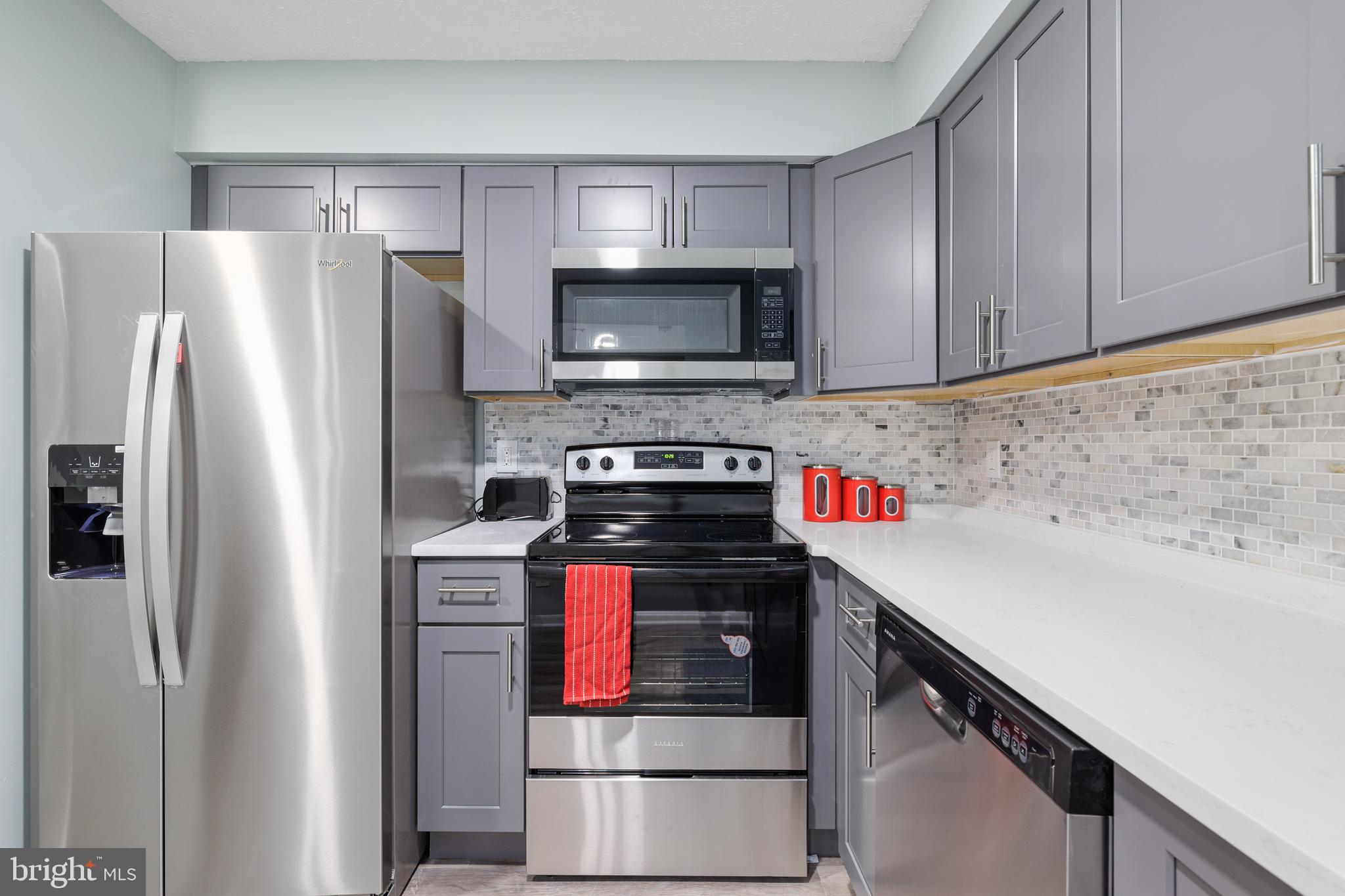 DEVON HILLS - Residential