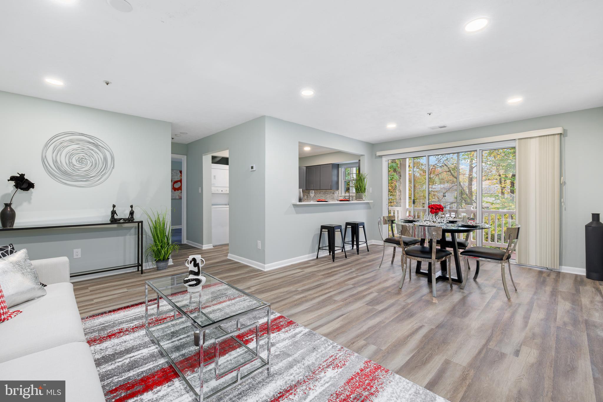 DEVON HILLS - Residential