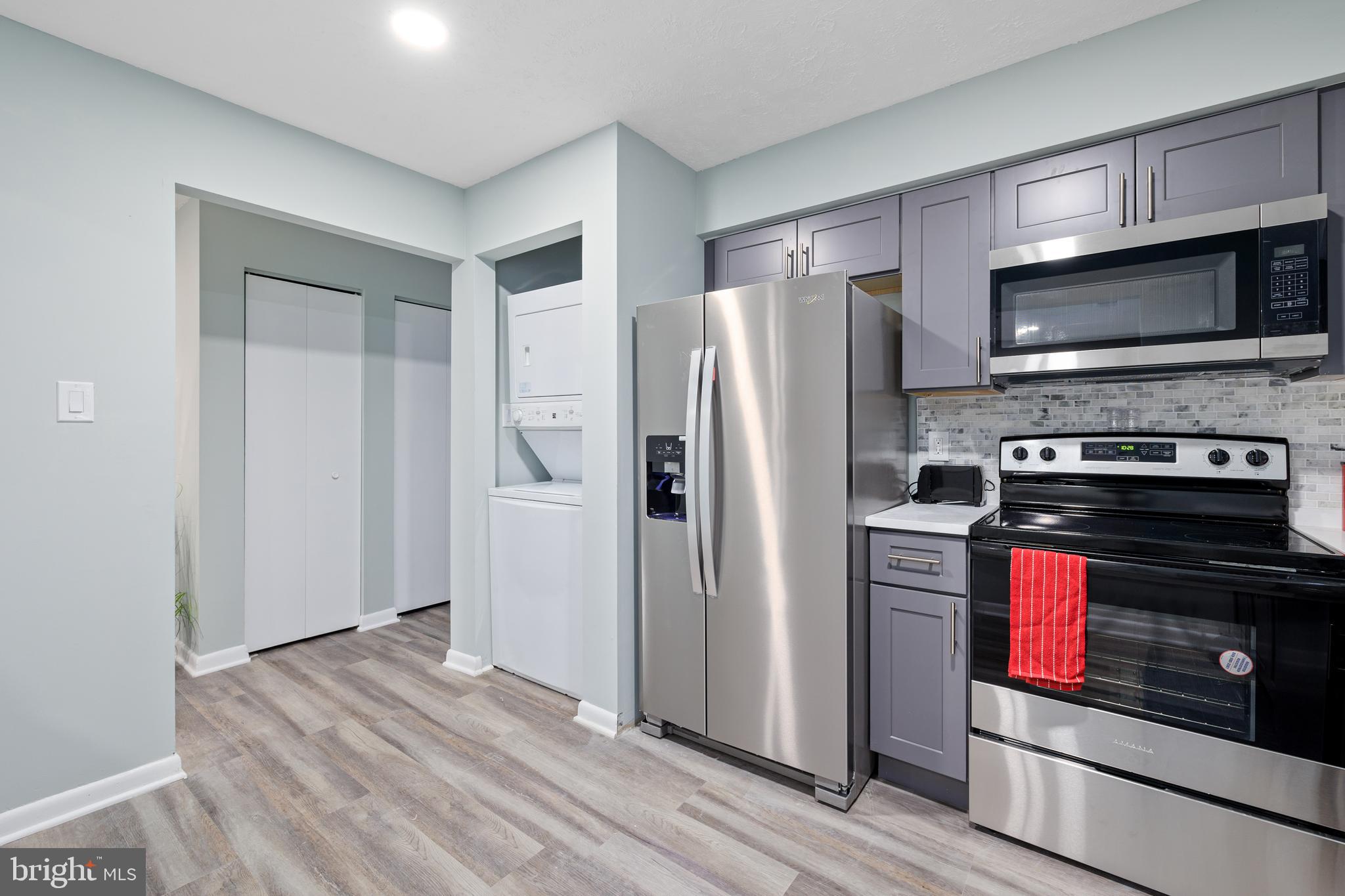 DEVON HILLS - Residential