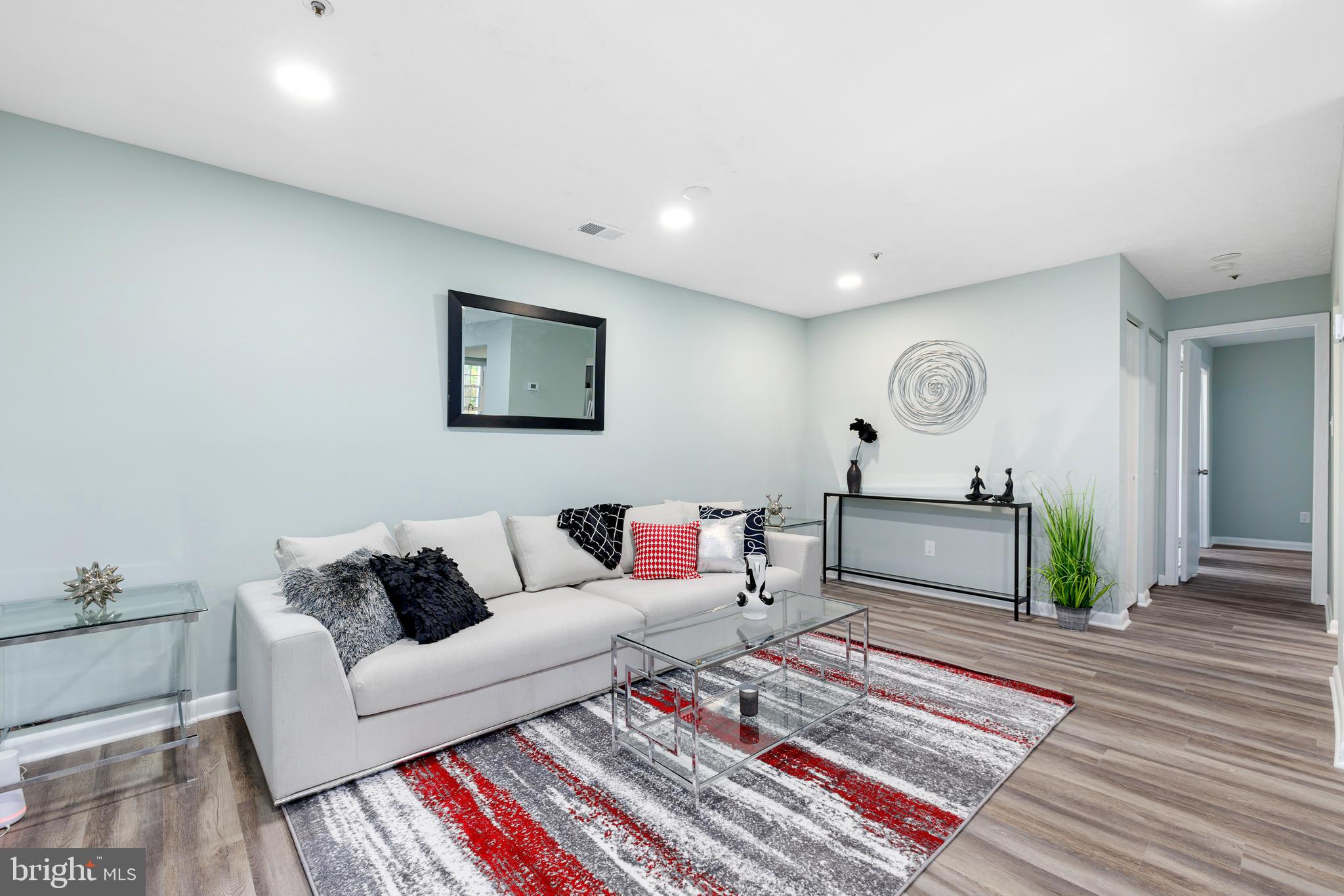 DEVON HILLS - Residential