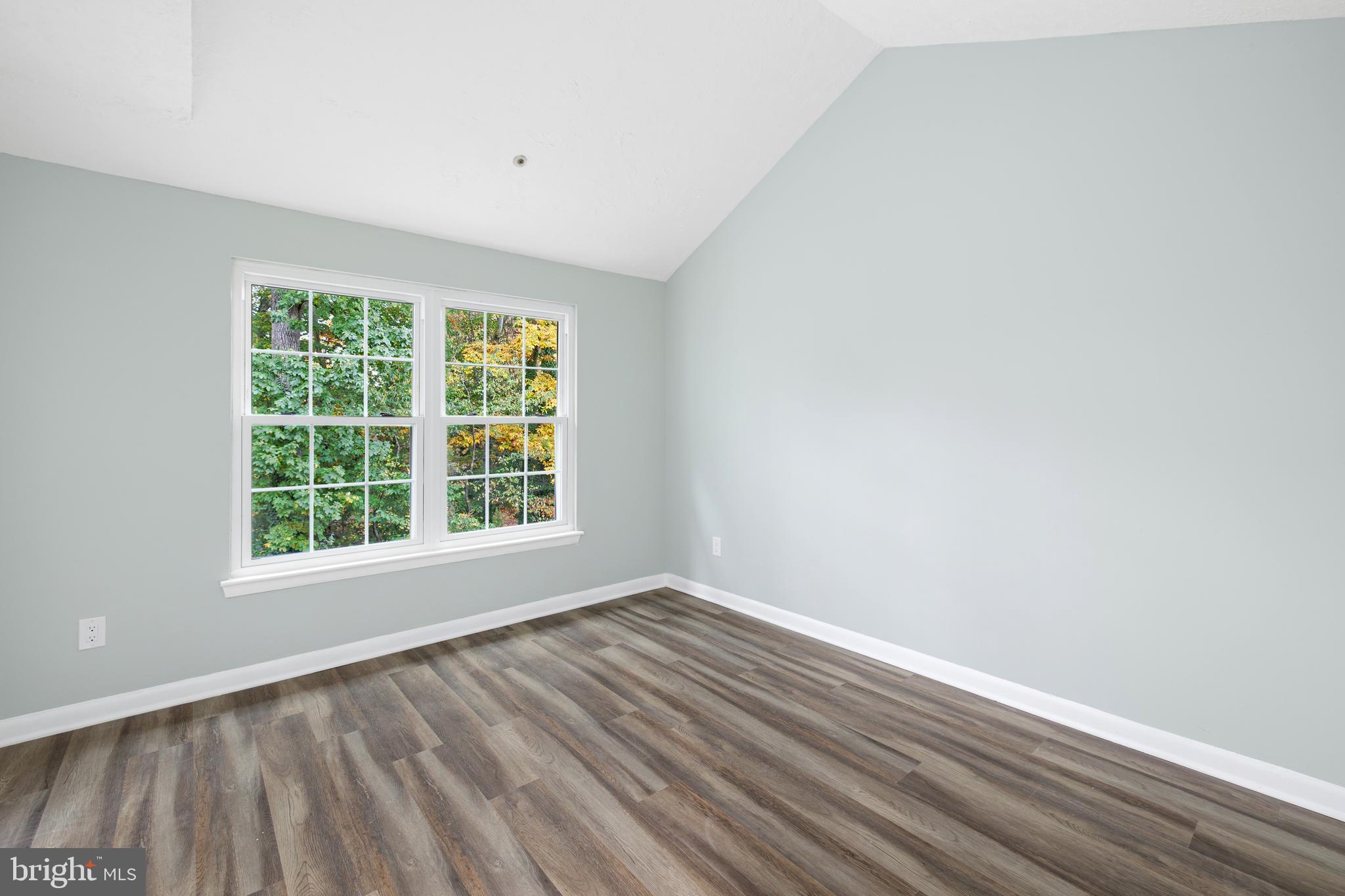 DEVON HILLS - Residential