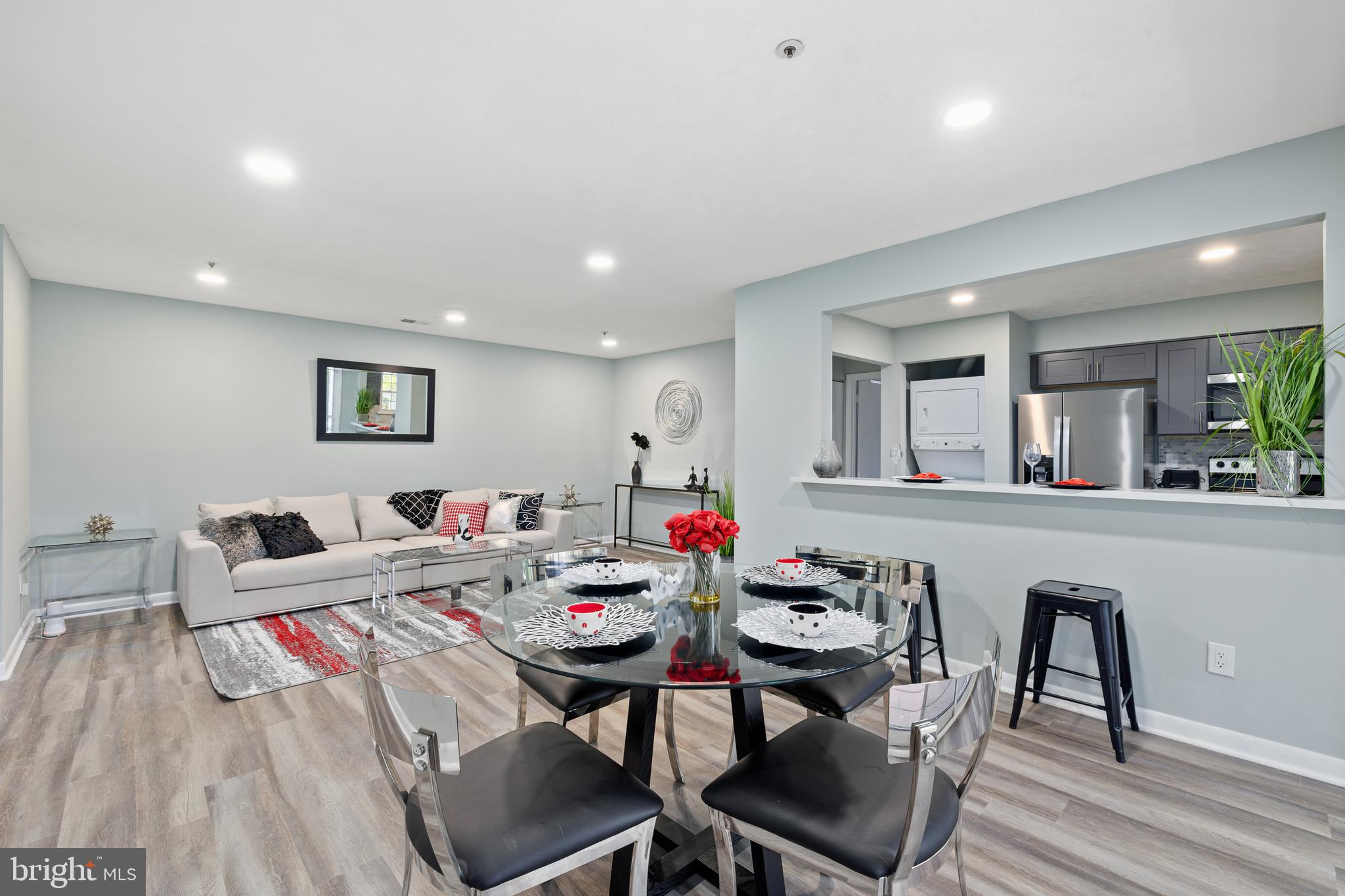 DEVON HILLS - Residential