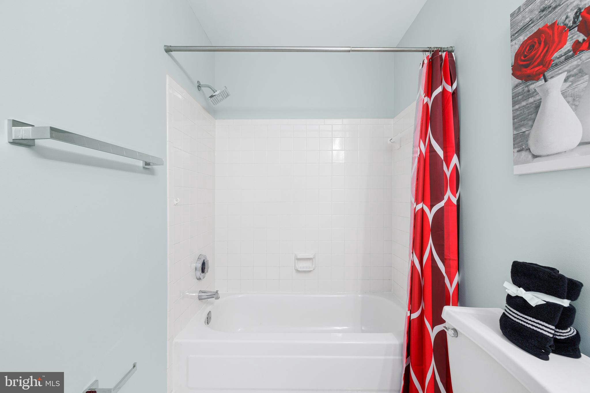 DEVON HILLS - Residential