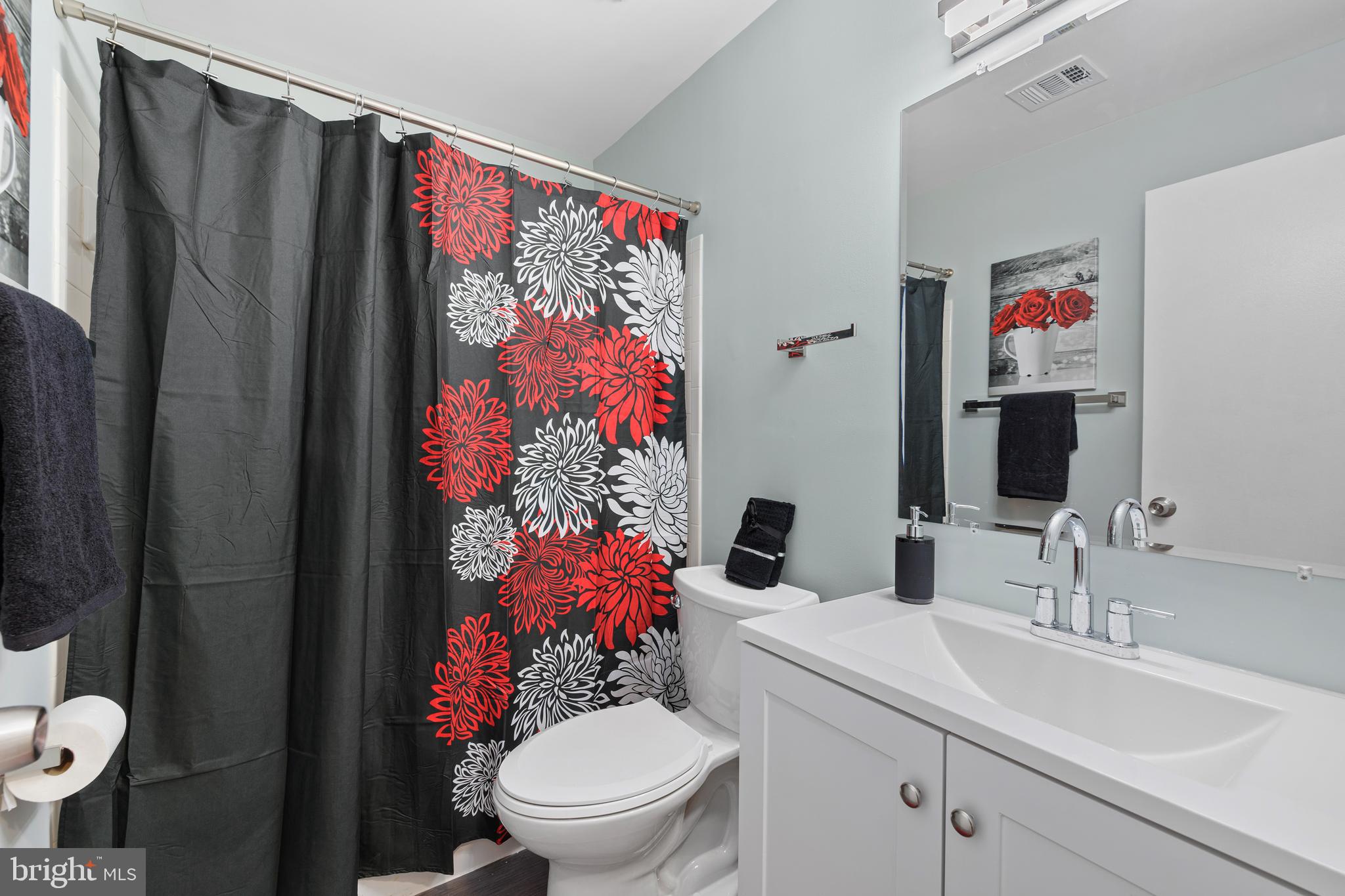 DEVON HILLS - Residential