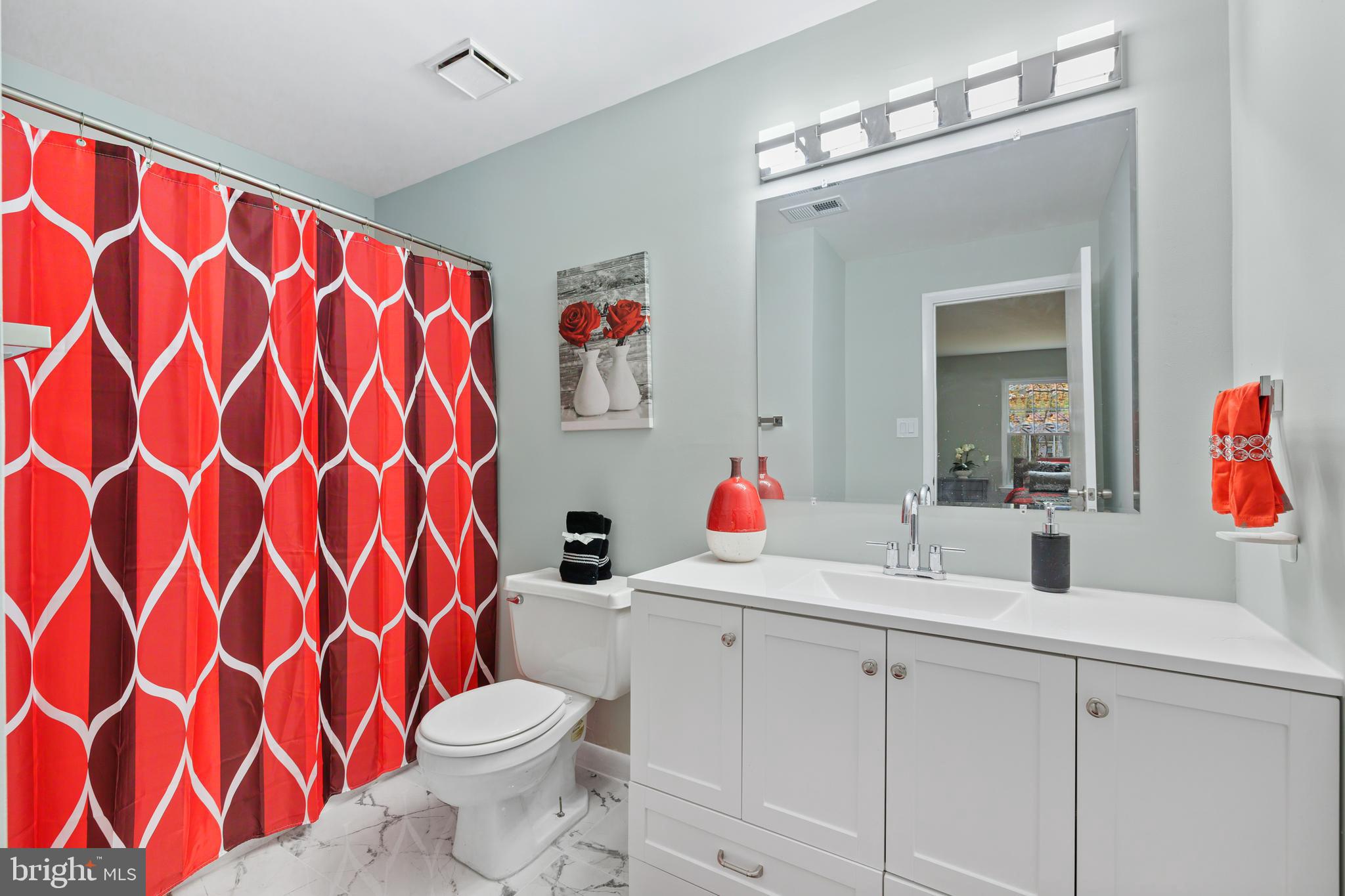 DEVON HILLS - Residential