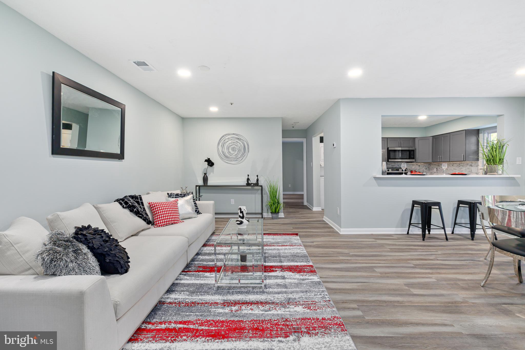 DEVON HILLS - Residential