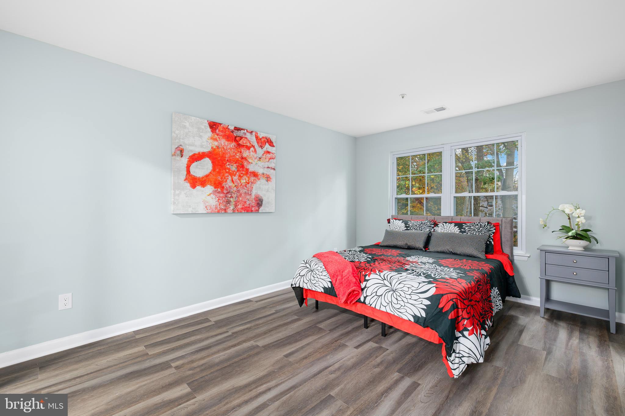 DEVON HILLS - Residential