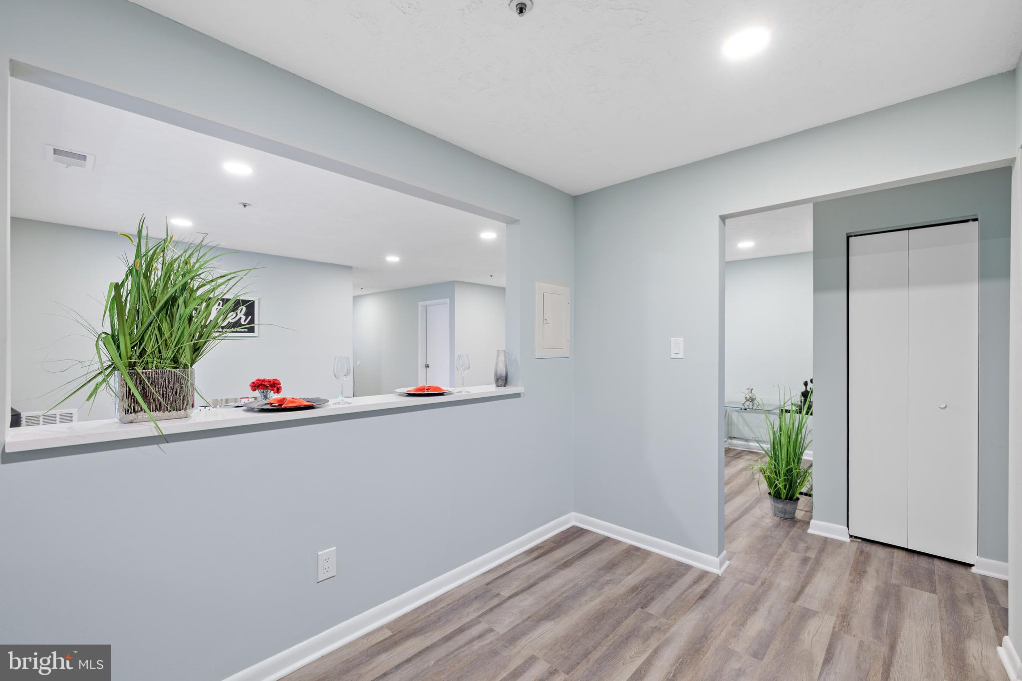 DEVON HILLS - Residential