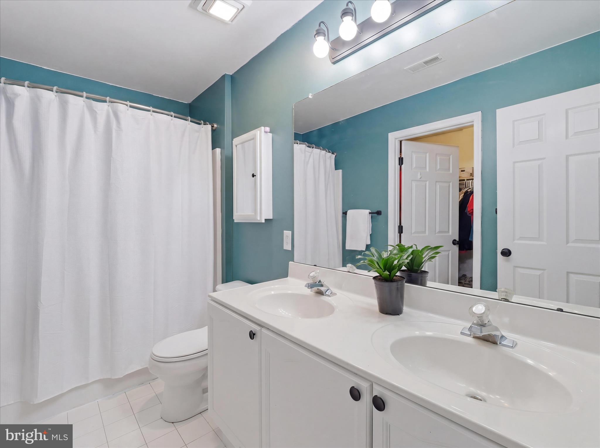 NORTH GATE TOWNE HOMES - Residential