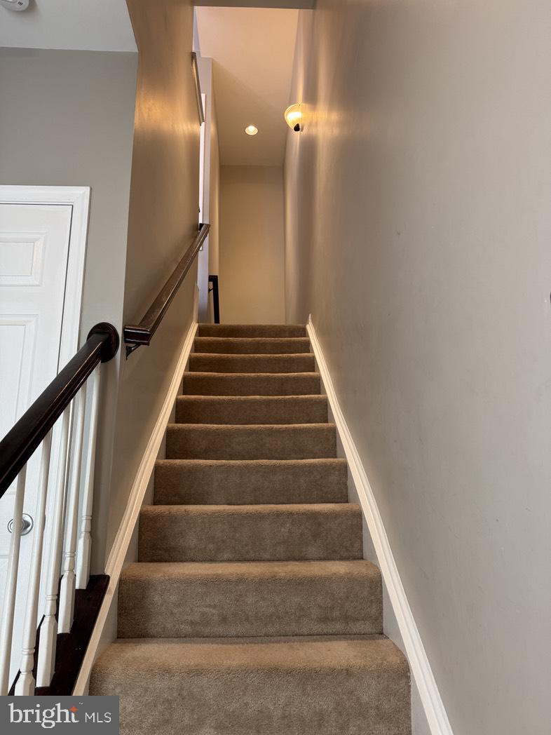 BARR HILL AT INVERNESS - Residential Lease