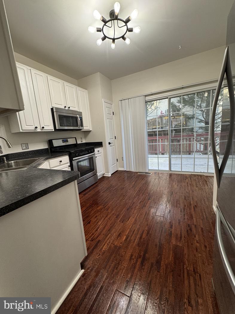 BARR HILL AT INVERNESS - Residential Lease