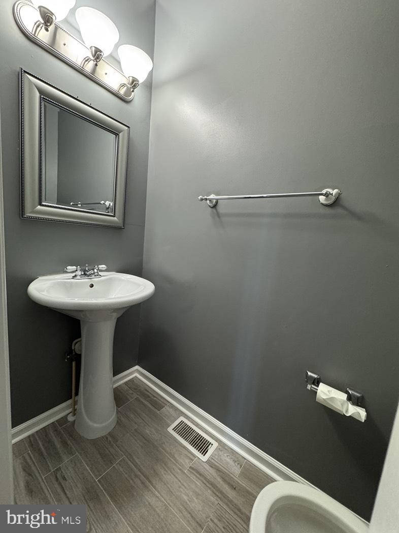 BARR HILL AT INVERNESS - Residential Lease