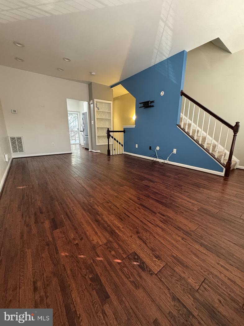 BARR HILL AT INVERNESS - Residential Lease