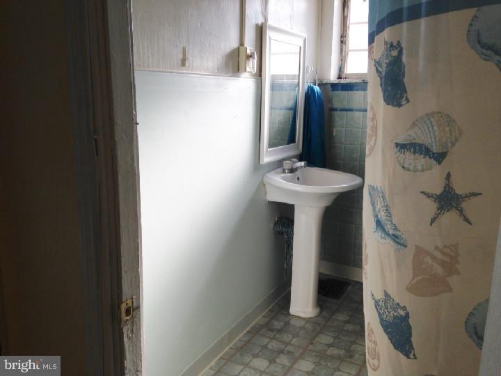 ALLEGHENY WEST - Residential Lease