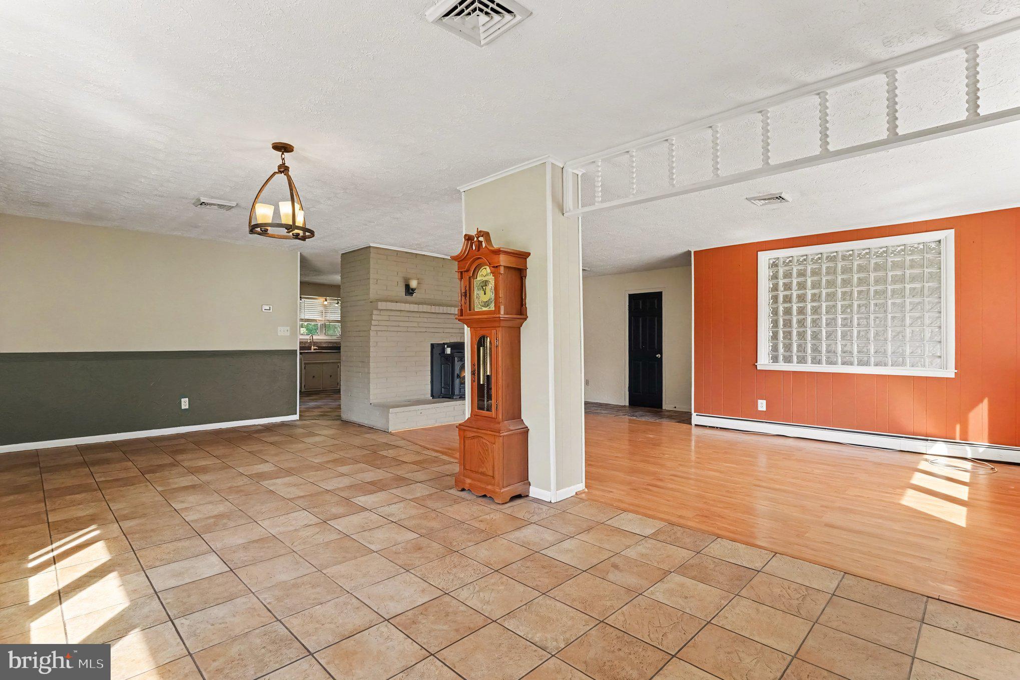 1604 BULLS LANE