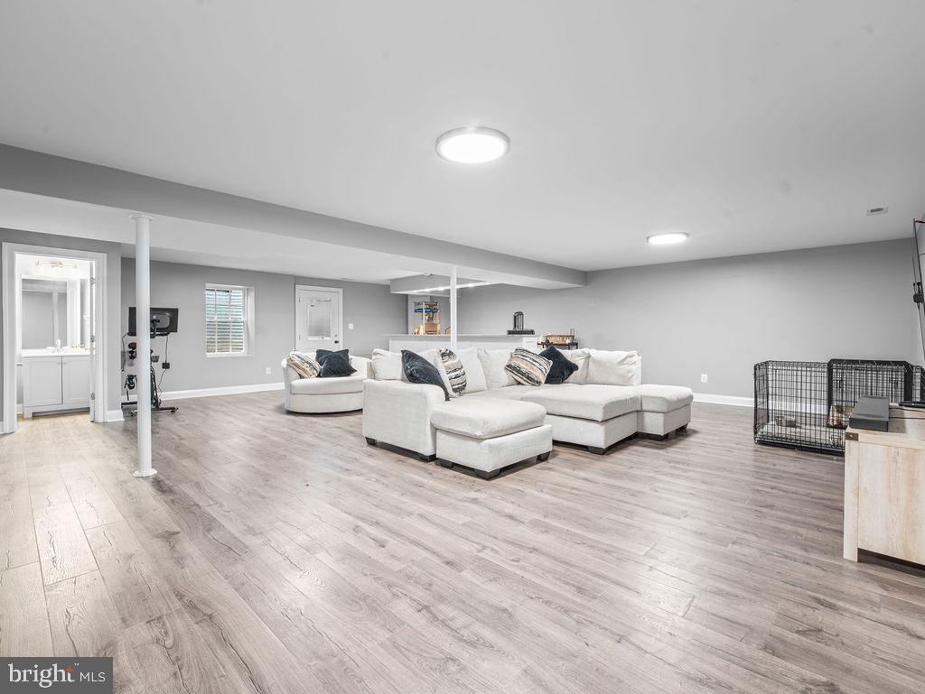 CROSS POINT - Residential